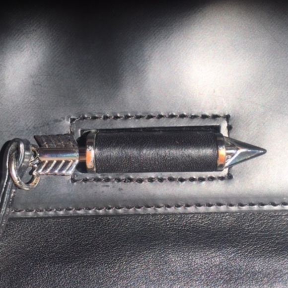 Mackage large leather purse with arrow clasp - Picture 9 of 10